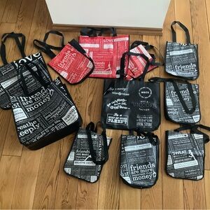 Lululemon shopping bags (13)